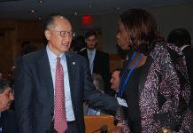 L-R: World Bank President, Jim Yong Kim with the Nigeria’s Minister of Finance, Mrs. Kemi Adeosun, at the ongoing Spring Meetings of the IMF/World Bank in Washington DC